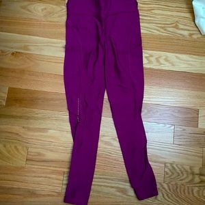 Lululemon Chase the chill size 6